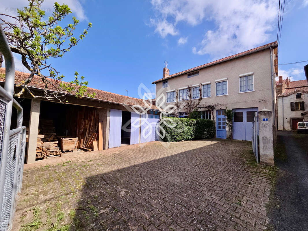 Maison à PAULHAGUET
