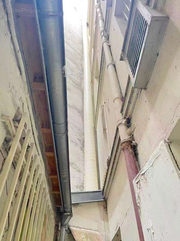 Commerce à PARIS-5E