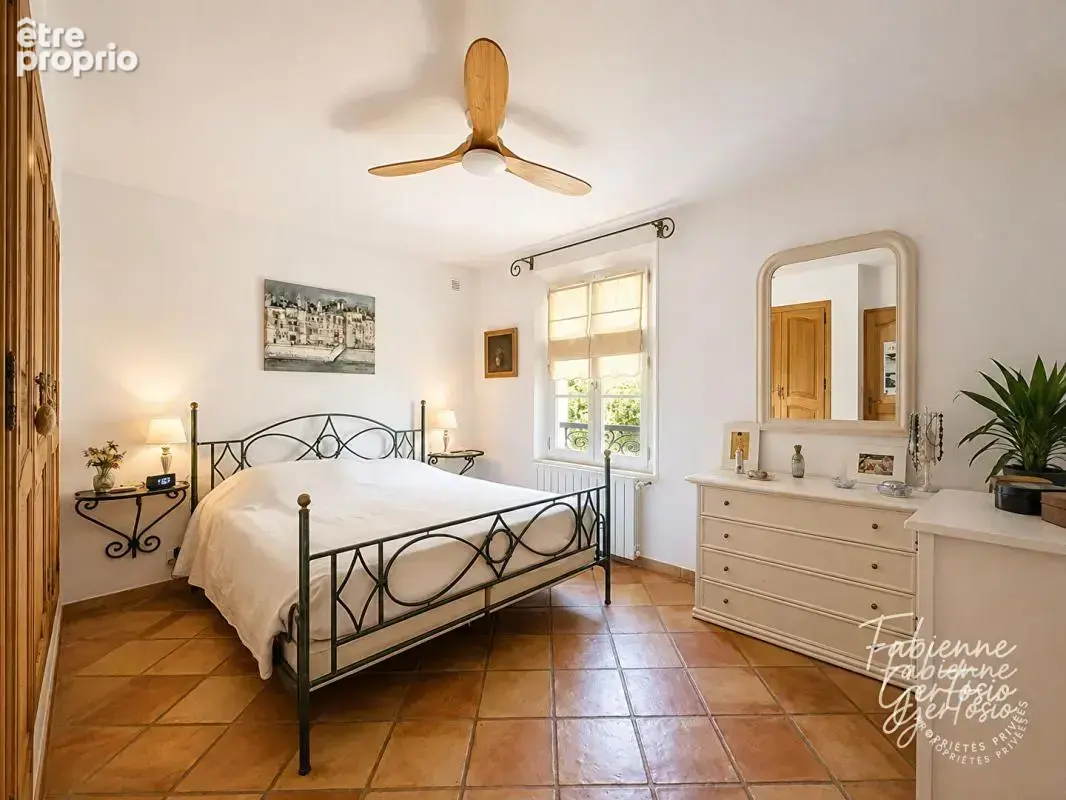 Toulon - Bastide provençale sur terrain de 551m2 - photo 6