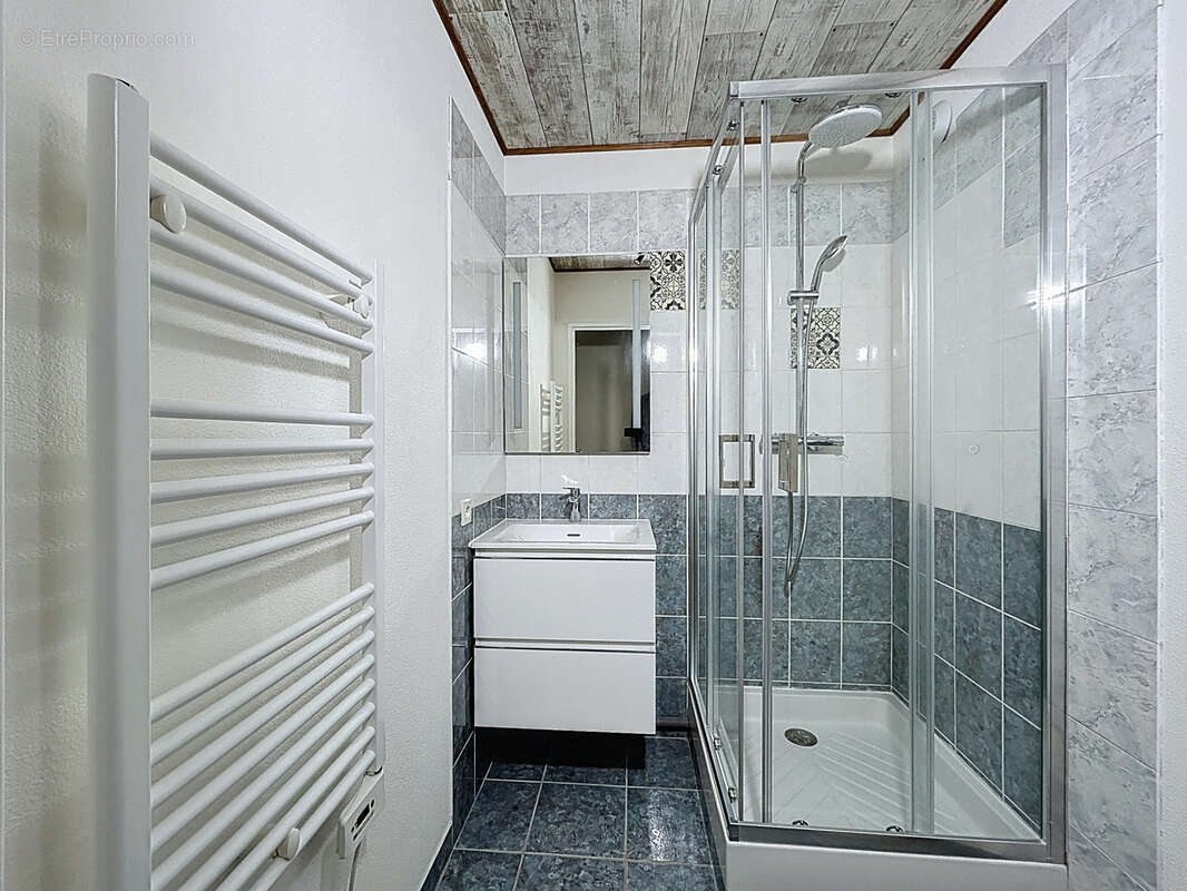 Appartement à PAZAYAC