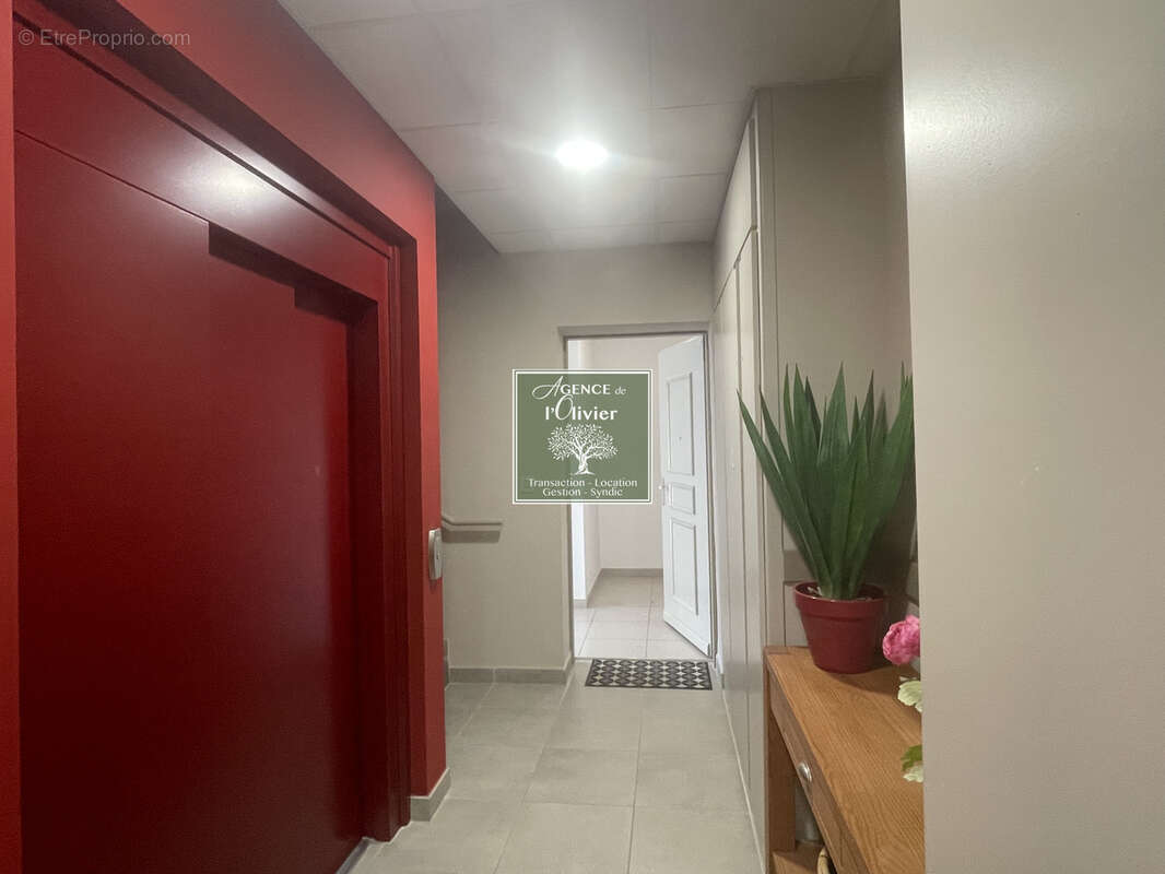 FONTVIEILLE - Appartement de 73 m2 au coeur du village - photo 2