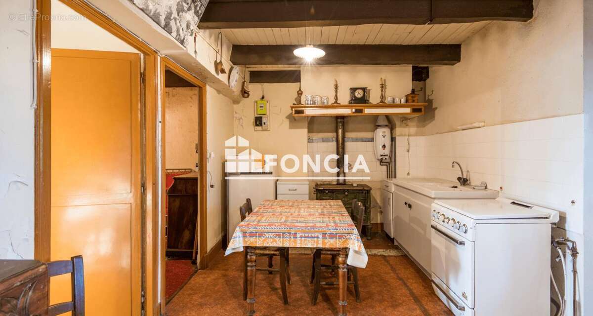 Maison à LUC-LA-PRIMAUBE