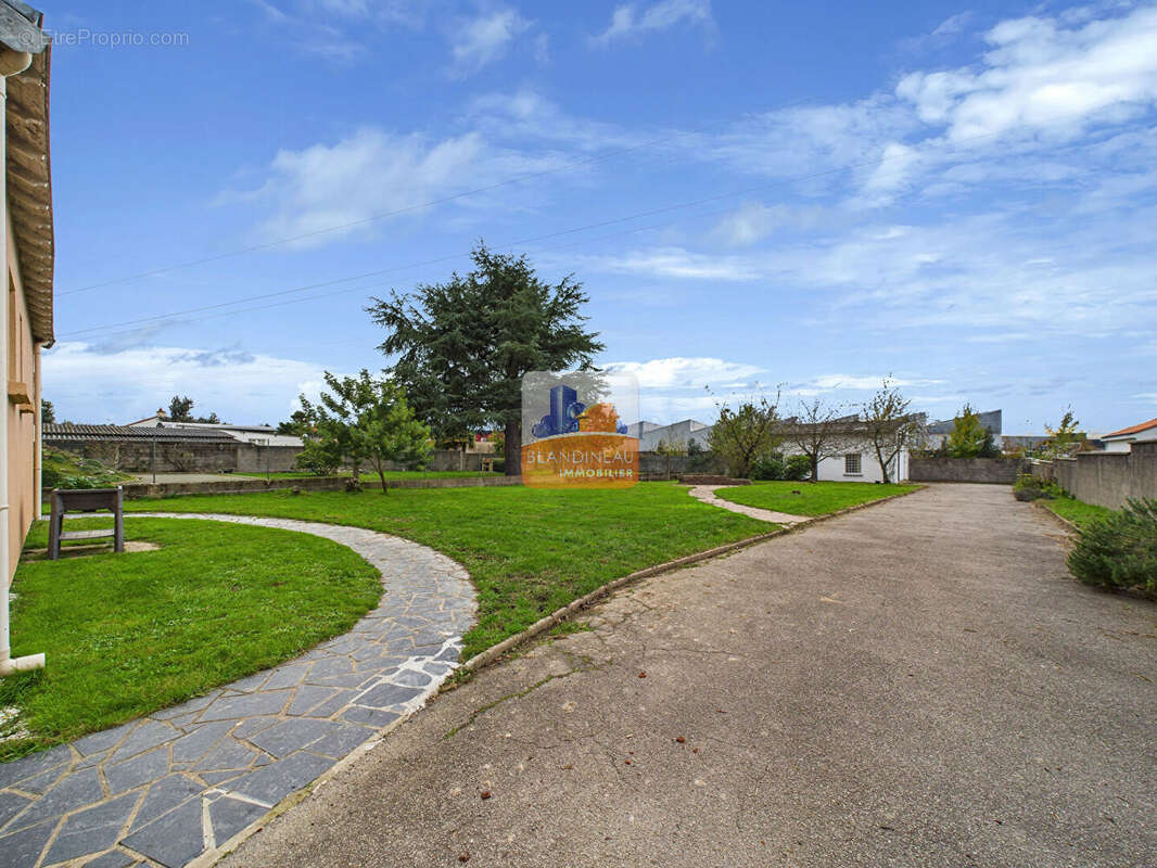 Bouguenais les couets 4ch + grand garage, terrain 1288 m² - photo 3