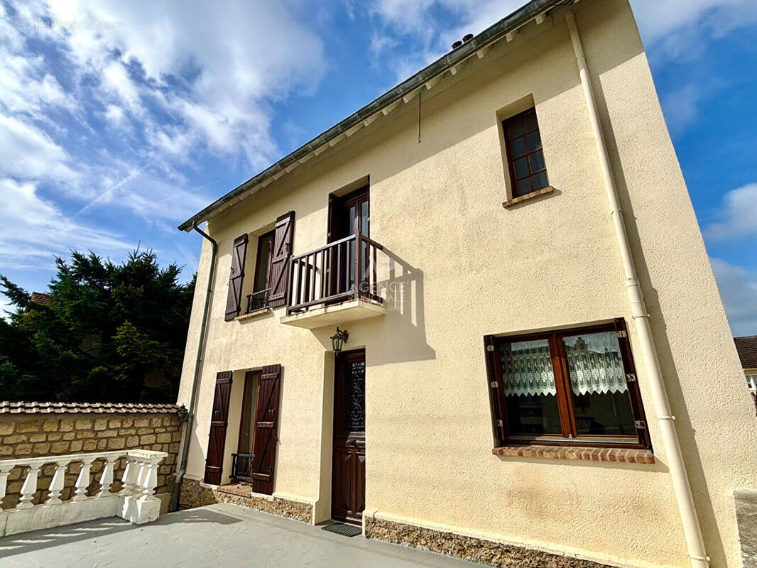 Maison à PONTOISE