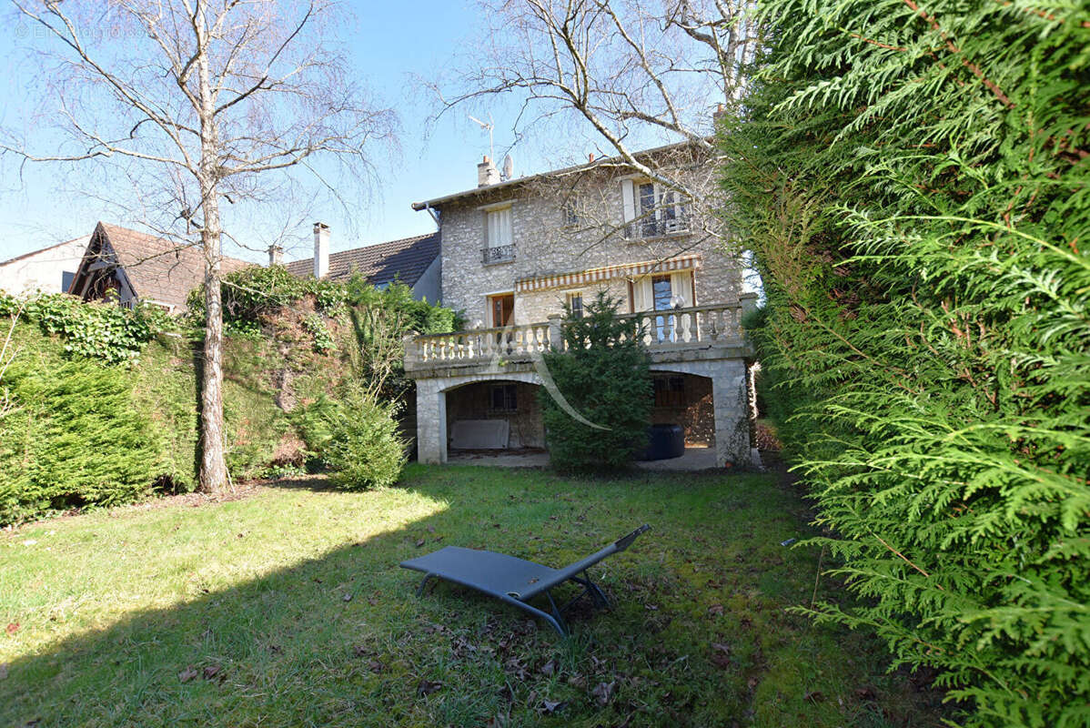 Maison à QUINCY-SOUS-SENART