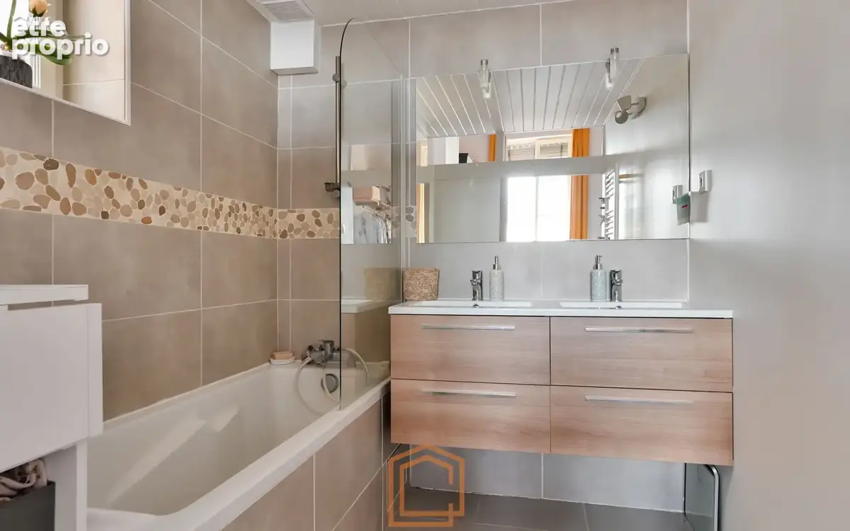 Appartement 81 m2 avec  vue exceptionnelle  - Croix rousse centre - photo 7