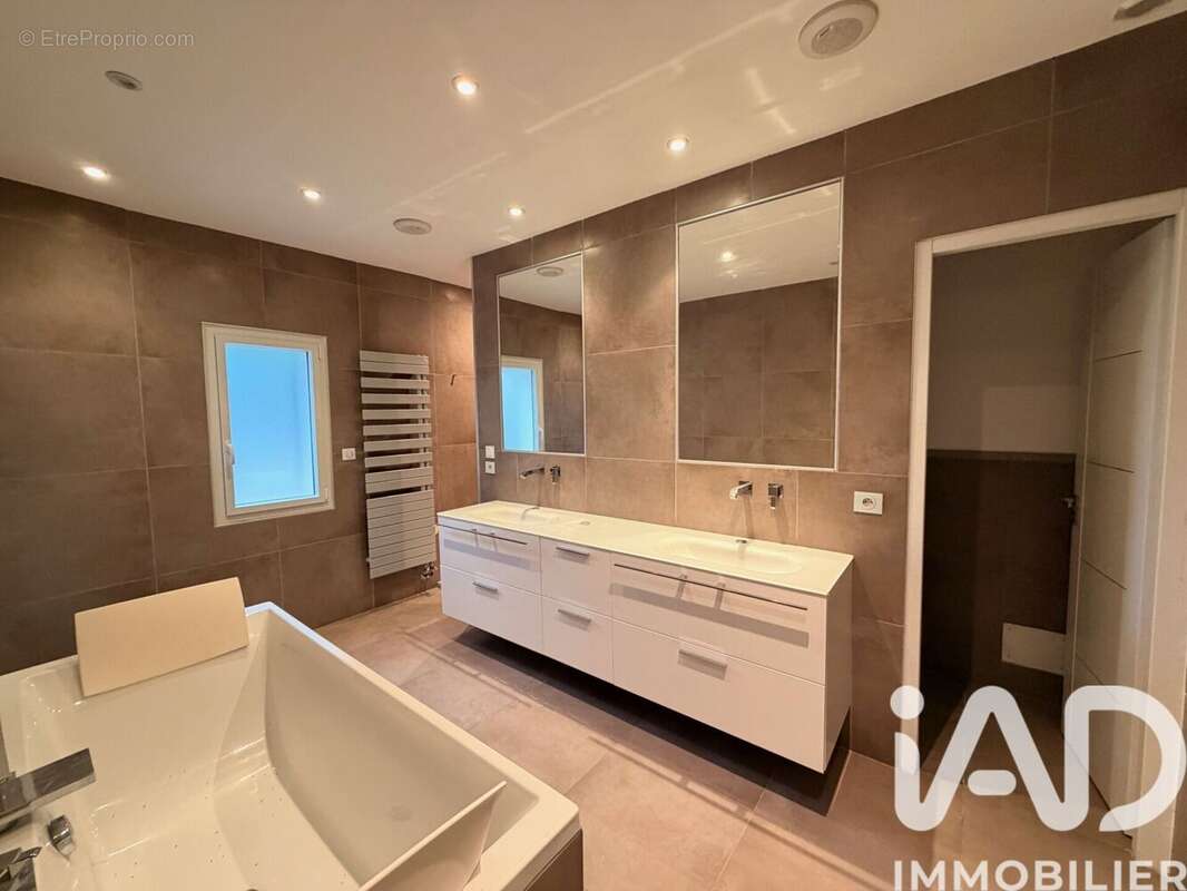 Maison 270 m² à Bernis  - photo 6