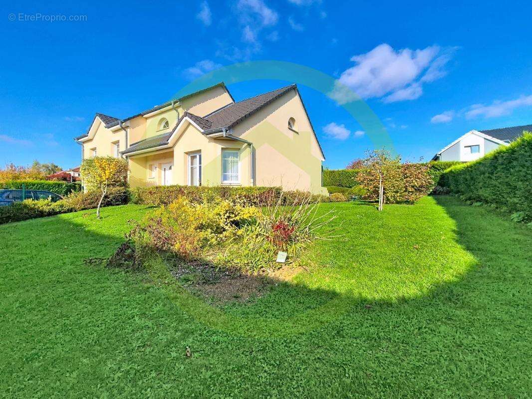 Maison à COSNES-ET-ROMAIN