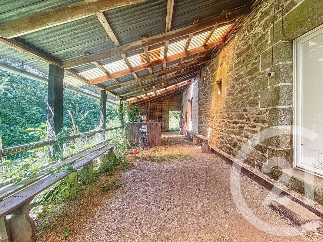 Maison 106 m² à Belle-Isle-En-Terre  - photo 10