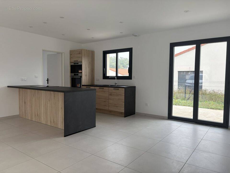 Maison à COGNAT-LYONNE