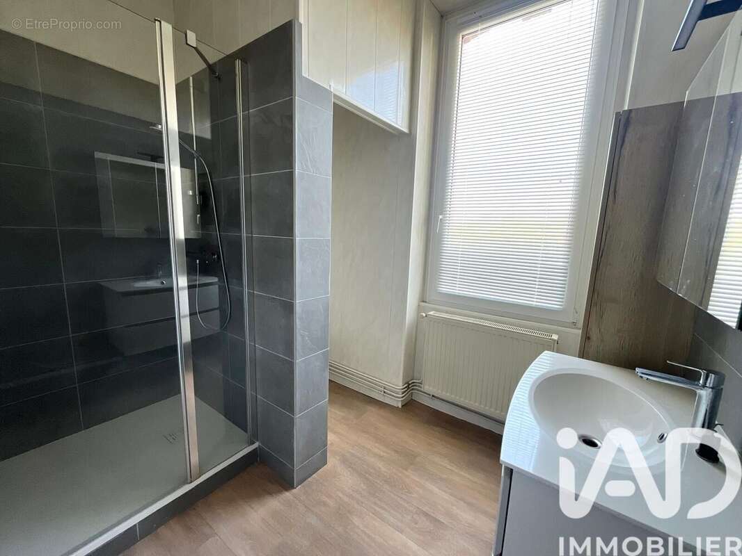 Photo 8 - Appartement à SAINT-JUST-SAINT-RAMBERT