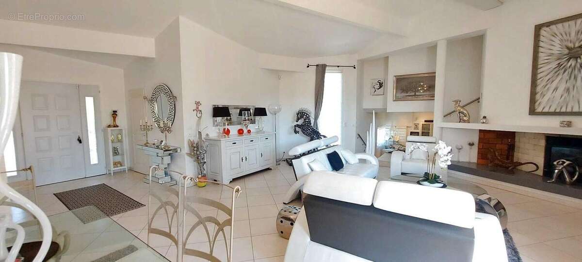 Maison à TRANS-EN-PROVENCE