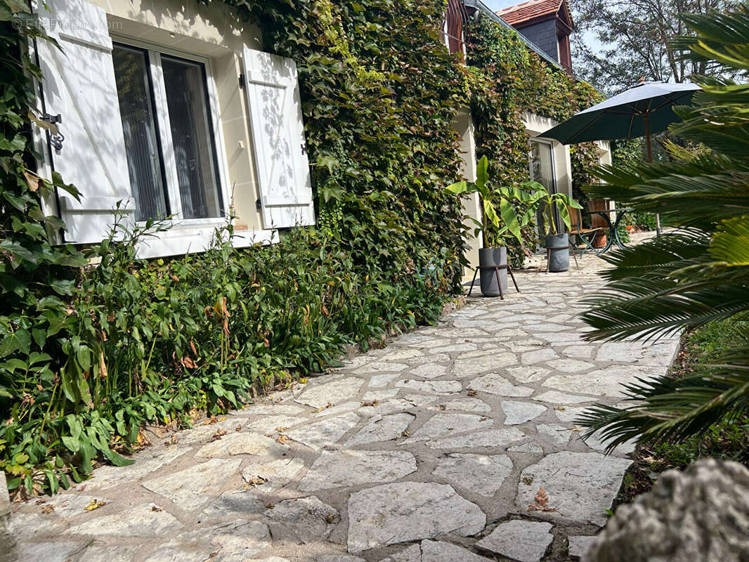 Maison à ARTANNES-SUR-INDRE