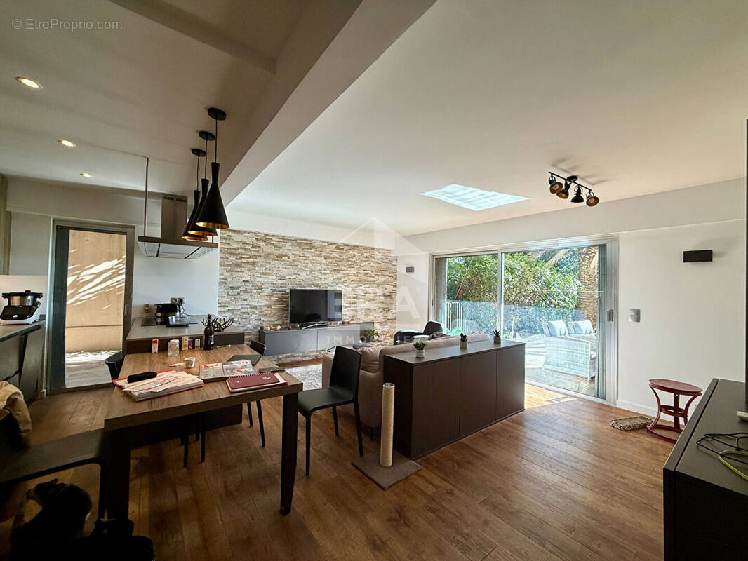 Appartement à LE CANNET