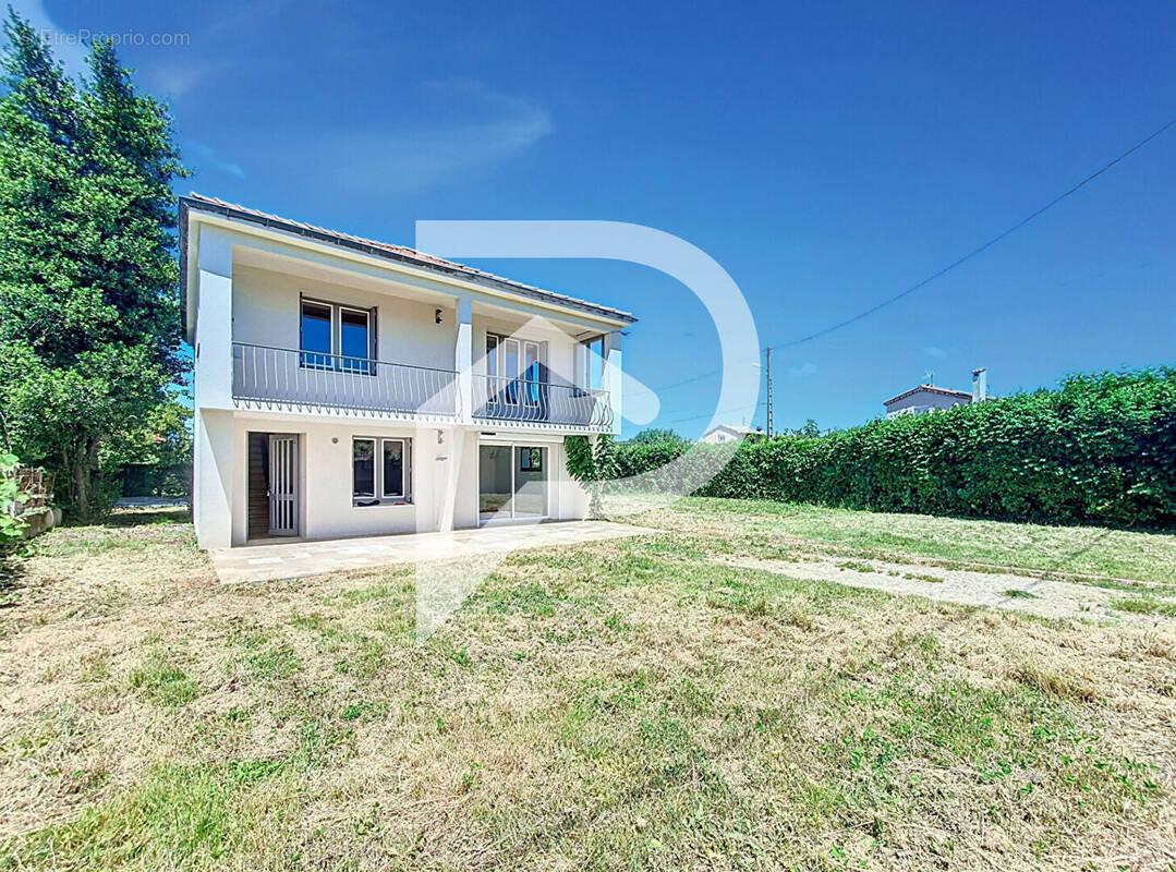 Maison à MONTELIMAR