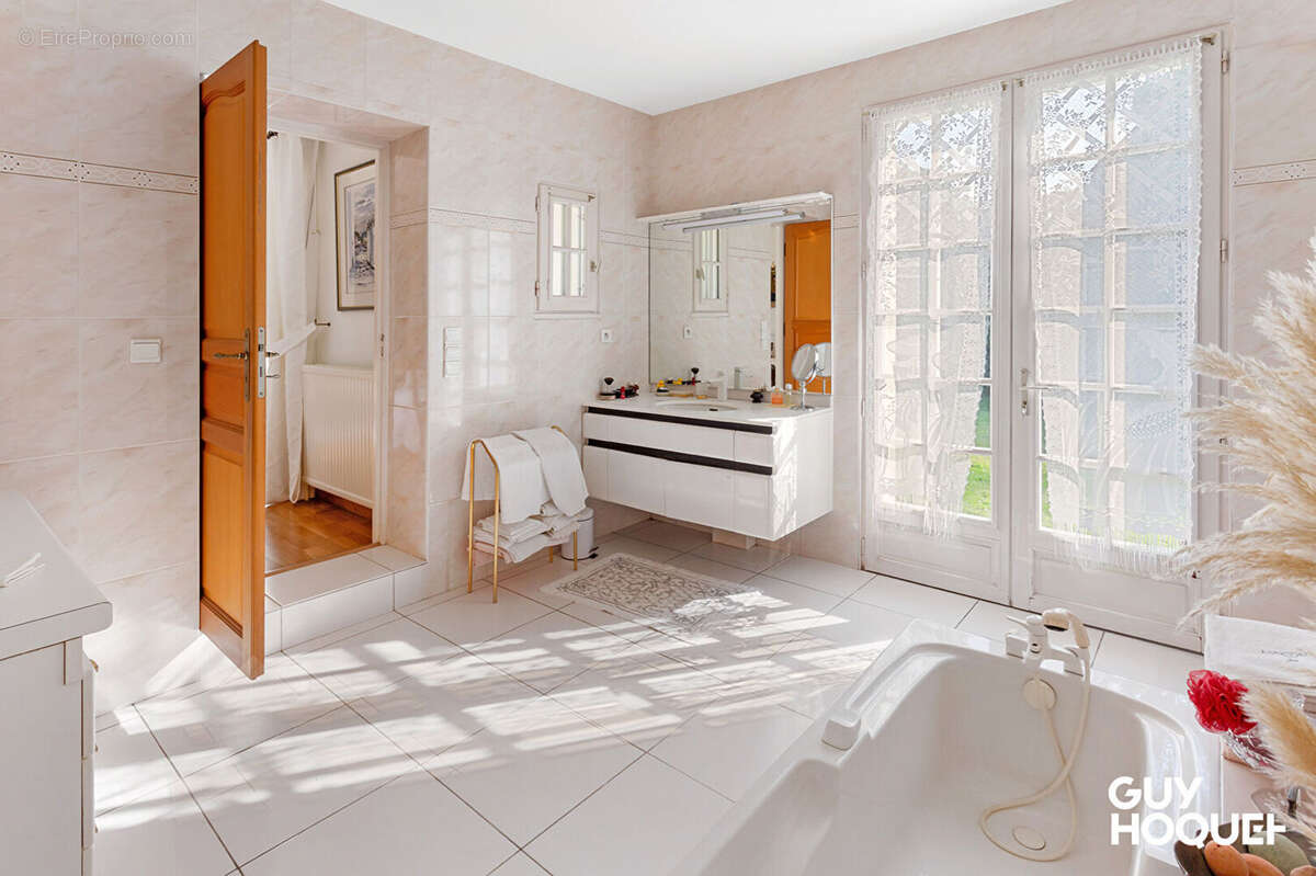 Maison Vigneux De Bretagne  190 m2 - photo 17
