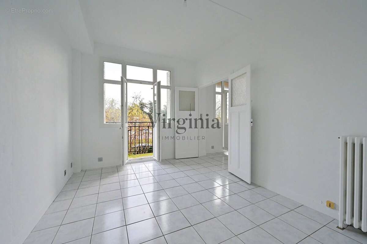 Appartement à CHARENTON-LE-PONT