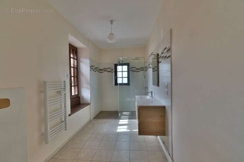 Maison à SAINT-LEGER-MAGNAZEIX