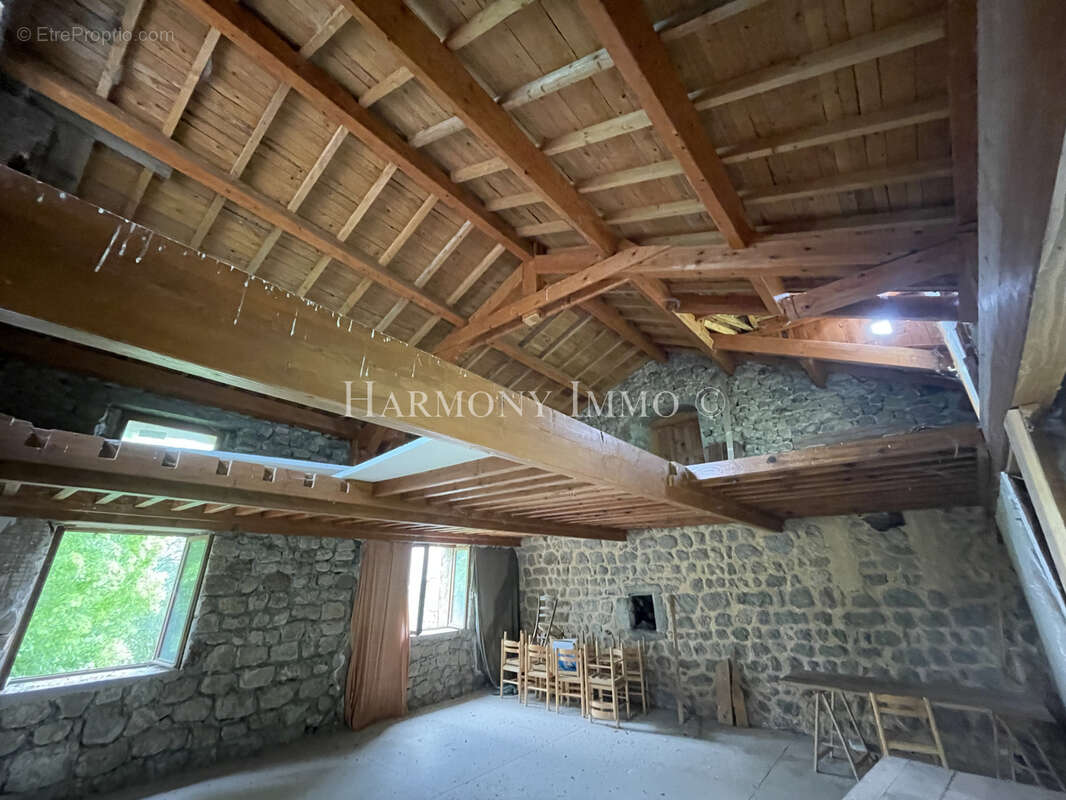 Maison à ESTIVAREILLES
