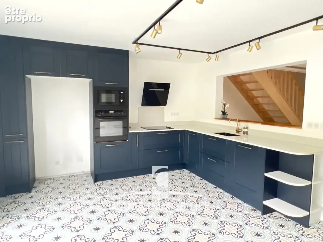 Maison mitoyenne en excellent état dans une résidence familiale recherchée - photo 4