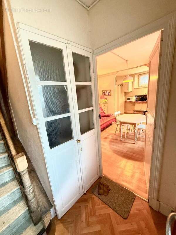   - Appartement à AX-LES-THERMES