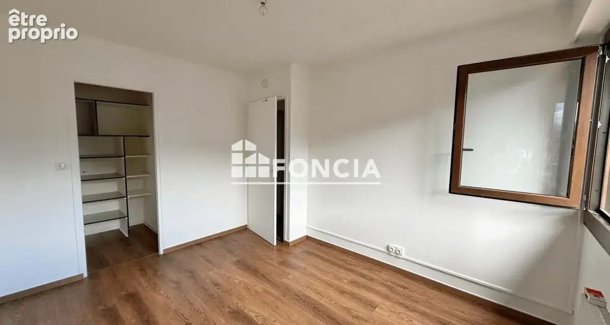 MARIGNIER : Appartement T2 + Cave + Garage - photo 5
