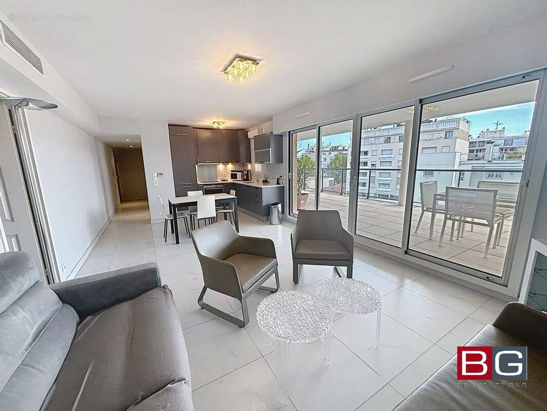 Magnifique 3 pièces dernier étage + terrasse de 35 m² - photo 2