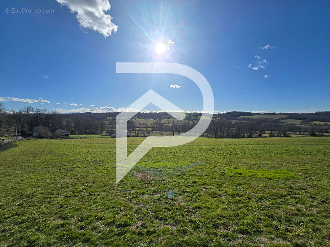 Terrain à CASTILLON(CANTON D'ARTHEZ-DE-BEARN)