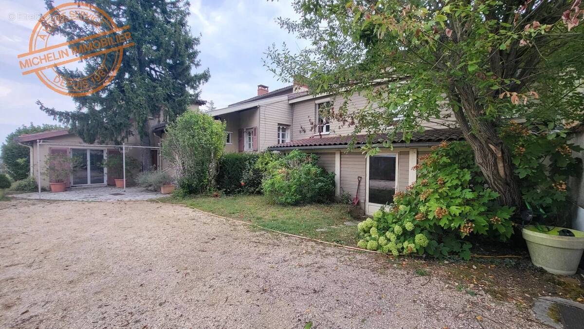 Maison à FLEURIEUX-SUR-L&#039;ARBRESLE