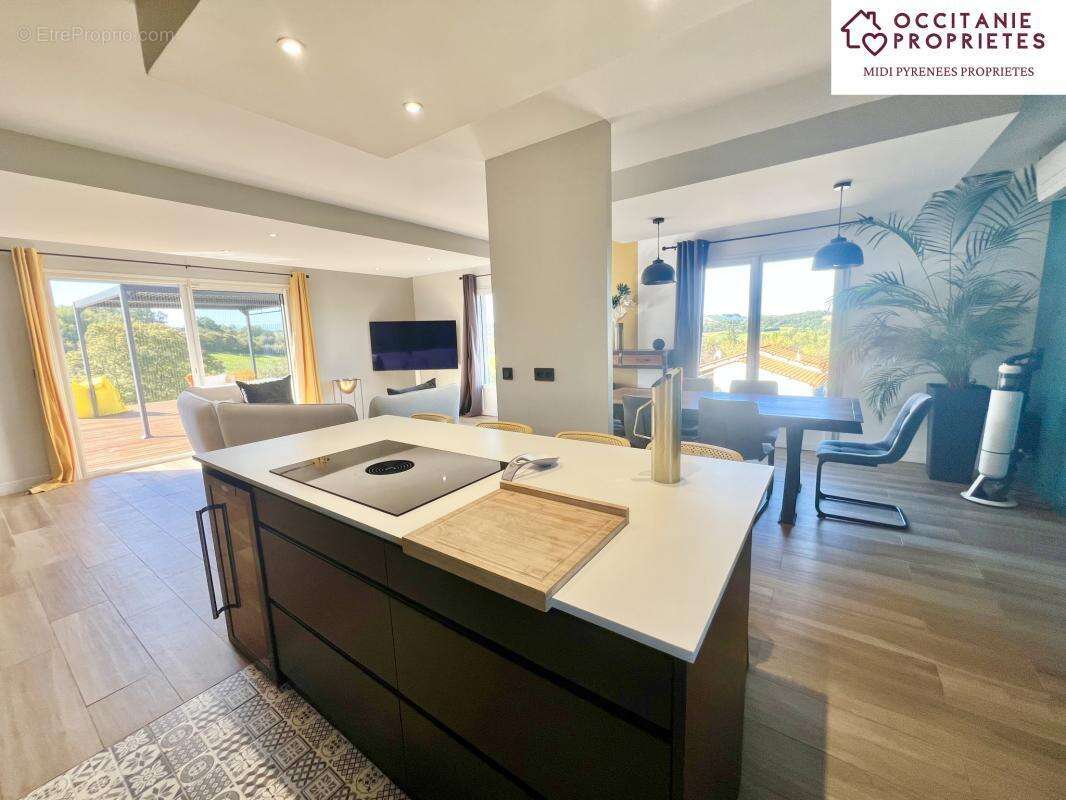 Maison à LEZAT-SUR-LEZE