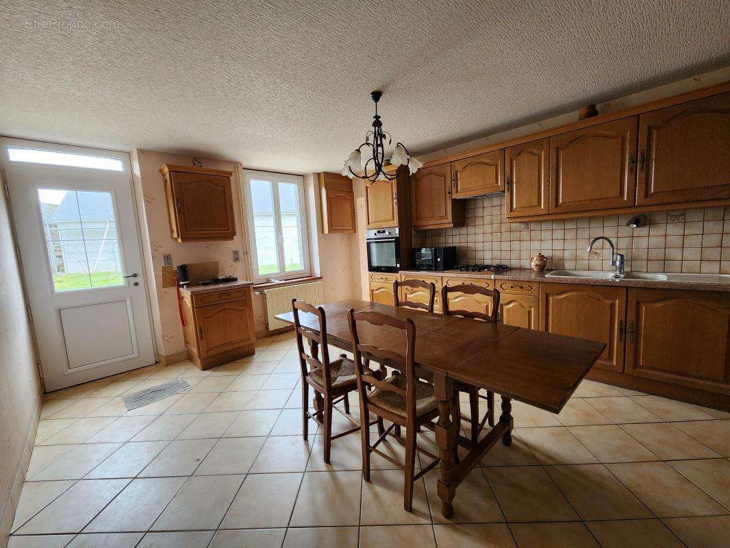 Maison à SAINT-AGIL