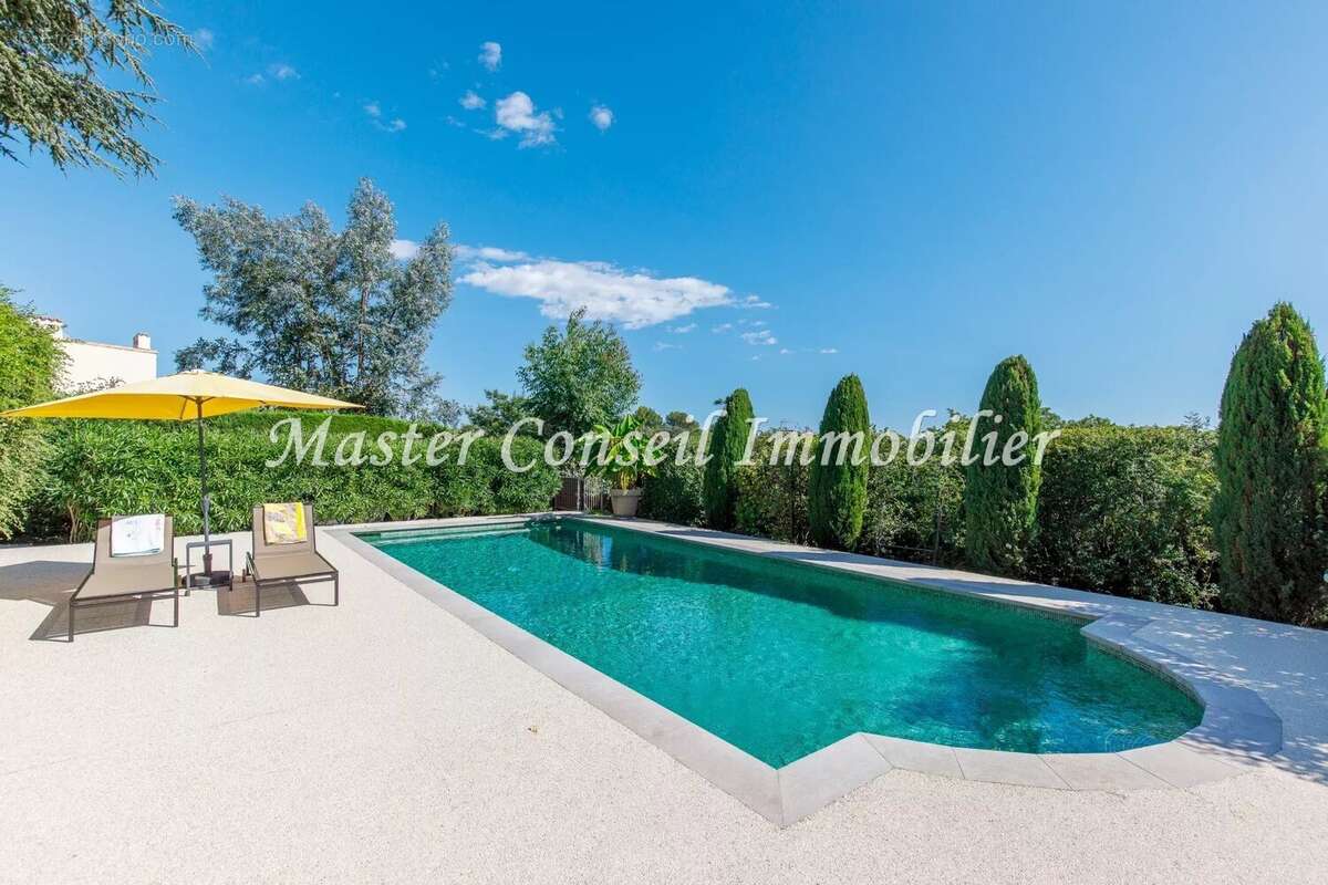 Vue Mer , Villa rénovée 280M²  contemporaine.  Parc arboré  2500M² - photo 2