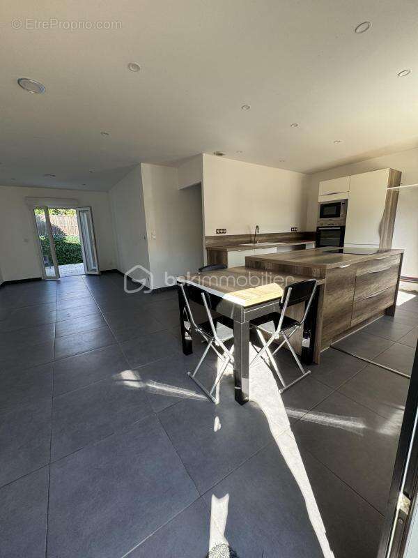 34500 beziers crouzette - villa plain pied 66m2 - 2 faces - rénovée - terrasse avant - jardinet arrière - photo 5