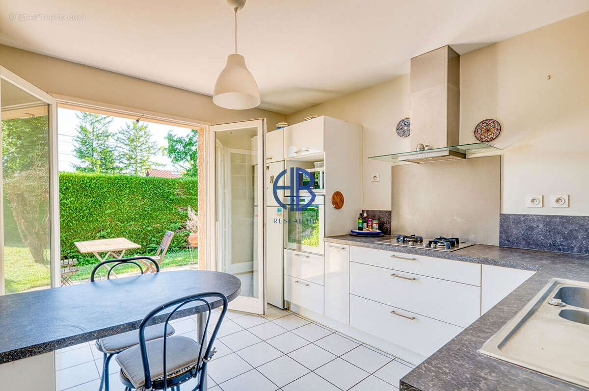 Maison à SAINT-BONNET-DE-MURE