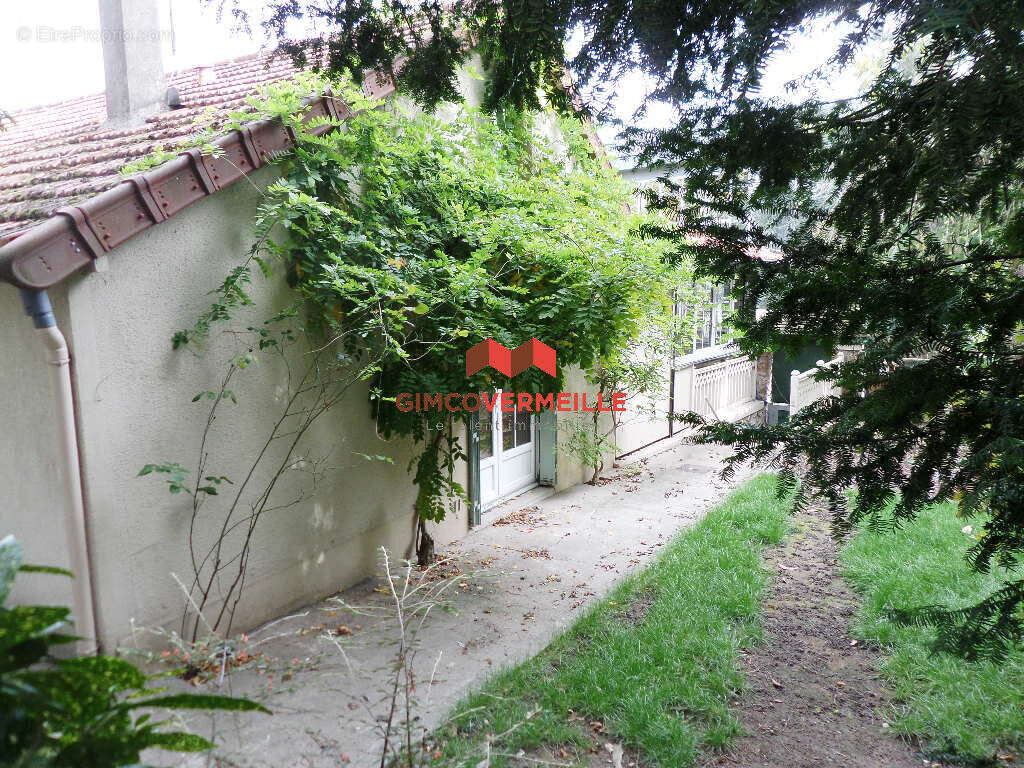 Maison à LA CELLE-SAINT-CLOUD