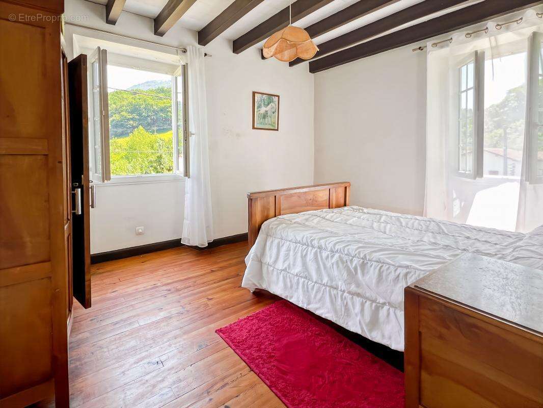 Maison à SAINT-ETIENNE-DE-BAIGORRY