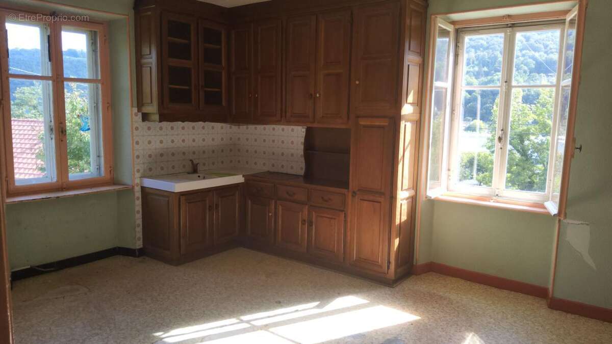 Maison à PONT-DE-ROIDE