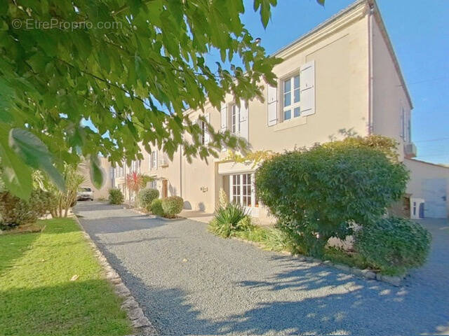 Maison à TONNAY-CHARENTE