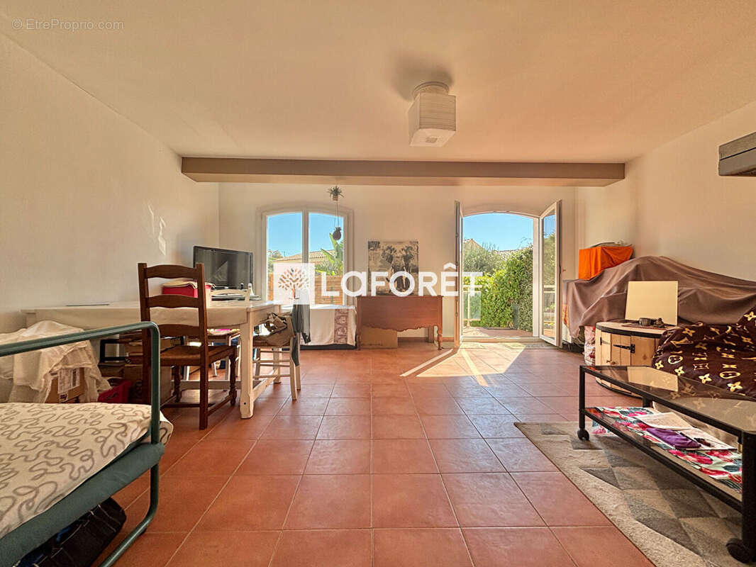 Maison à SAINT-LAURENT-DU-VAR