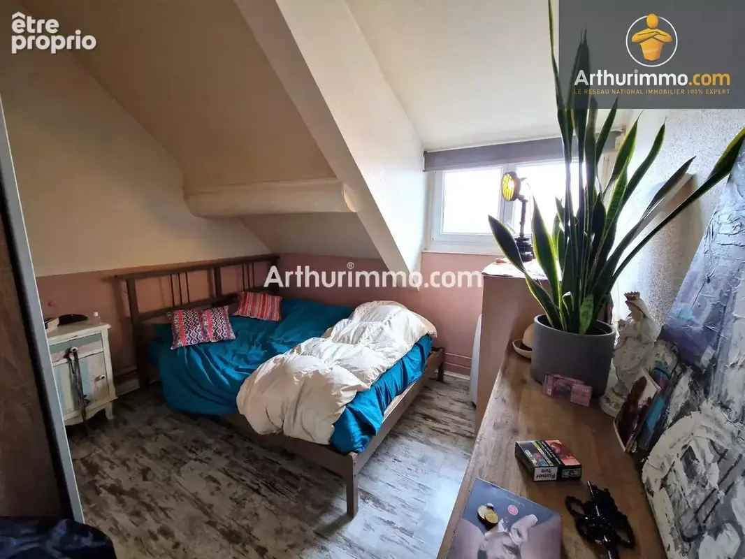 LONS-LE-SAUNIER (39 JURA), à vendre appartement sous combles centre-ville, 2 chambres, 65 m² au sol, très lumineux. - photo 8