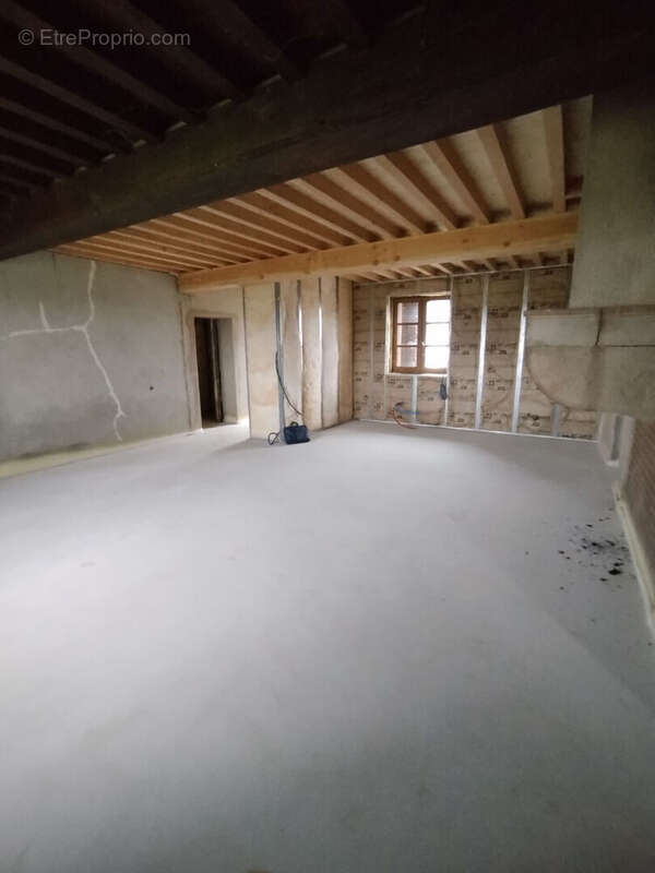 Maison à SAINT-ETIENNE-SUR-REYSSOUZE