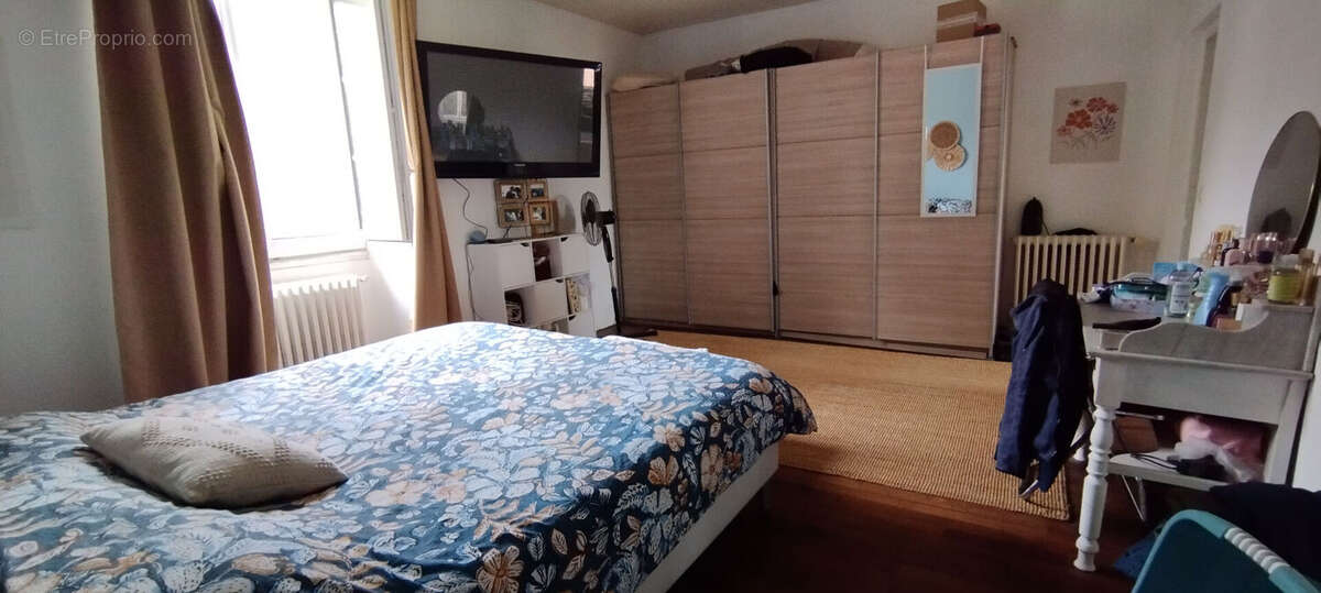 Maison à AZAY-LE-FERRON