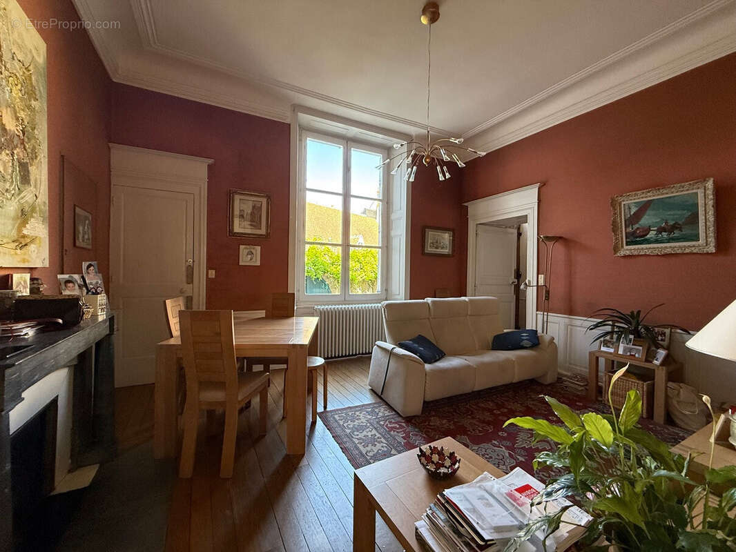 Maison 343 m² à Issoudun  - photo 9