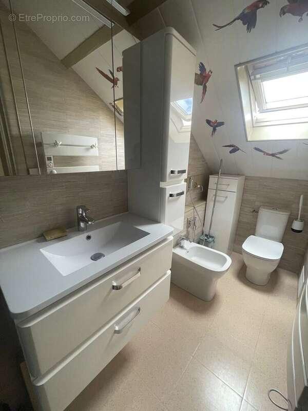 Maison en pierre rénovée avec dépendances de 270 m² - photo 12