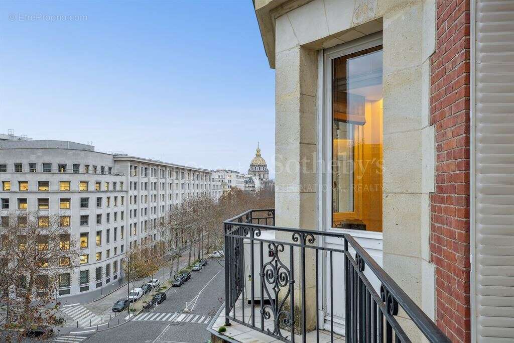 Appartement à PARIS-7E