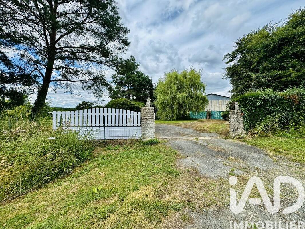 Photo 1 - Terrain à SAINT-SULPICE-EN-PAREDS