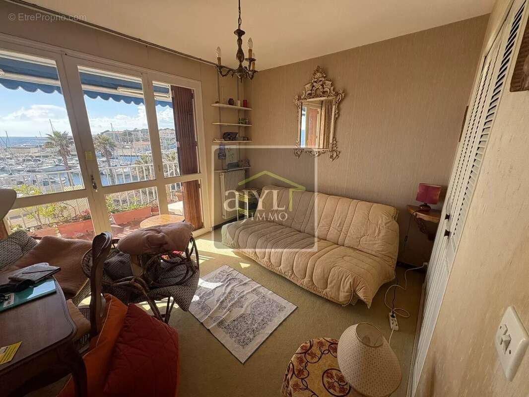 Appartement à SAUSSET-LES-PINS