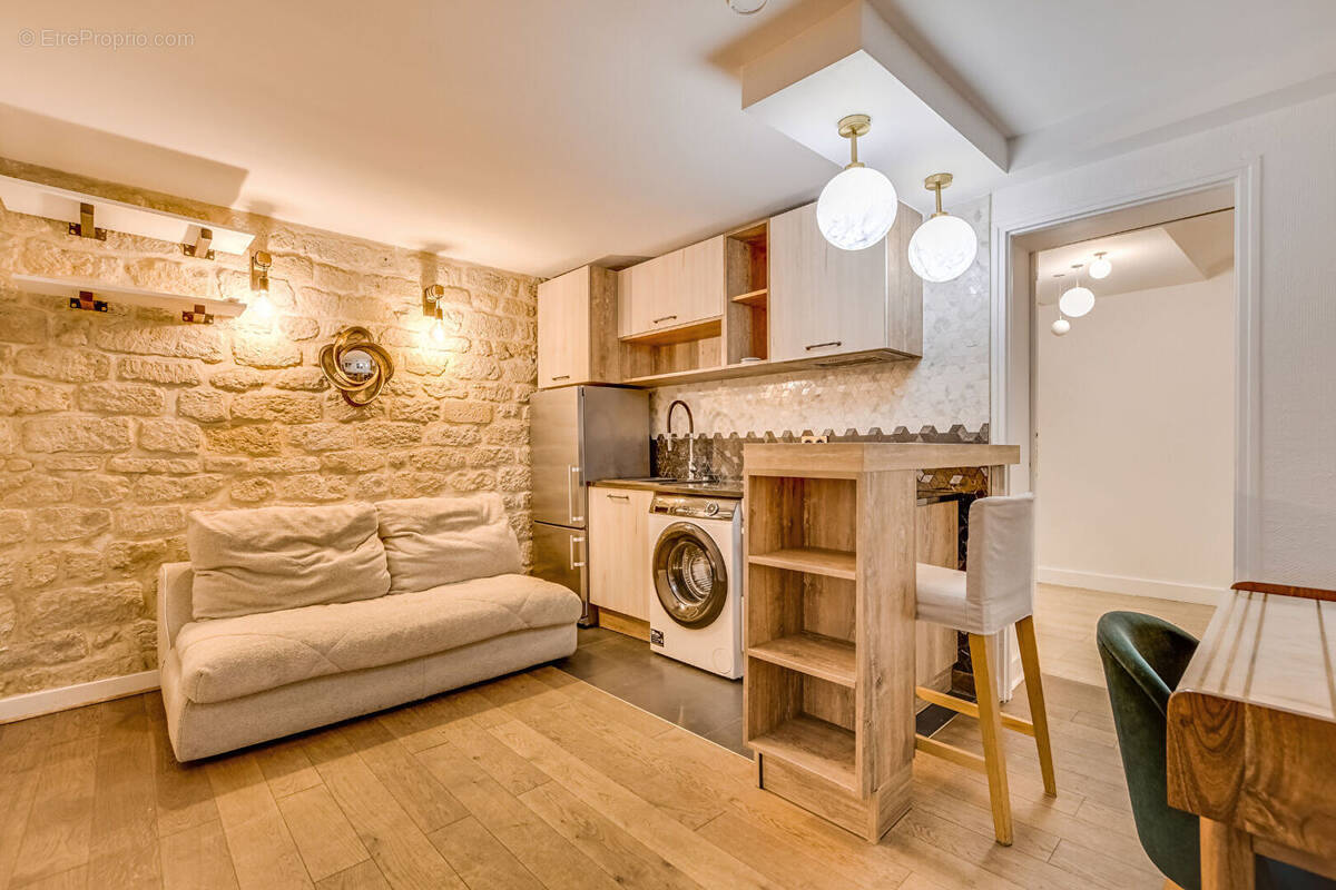 Appartement à PARIS-10E