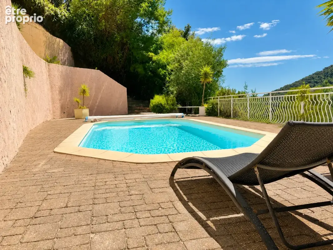 Maison de charme avec piscine, jardin et belle vue dégagée - photo 8
