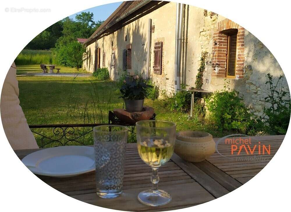 Maison à JOUET-SUR-L'AUBOIS